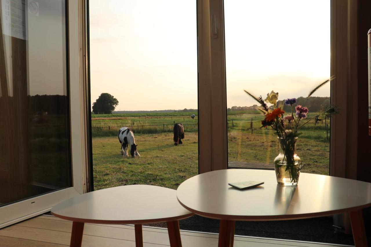 Hotel Slapen Tussen De Paarden Essen Exterior foto